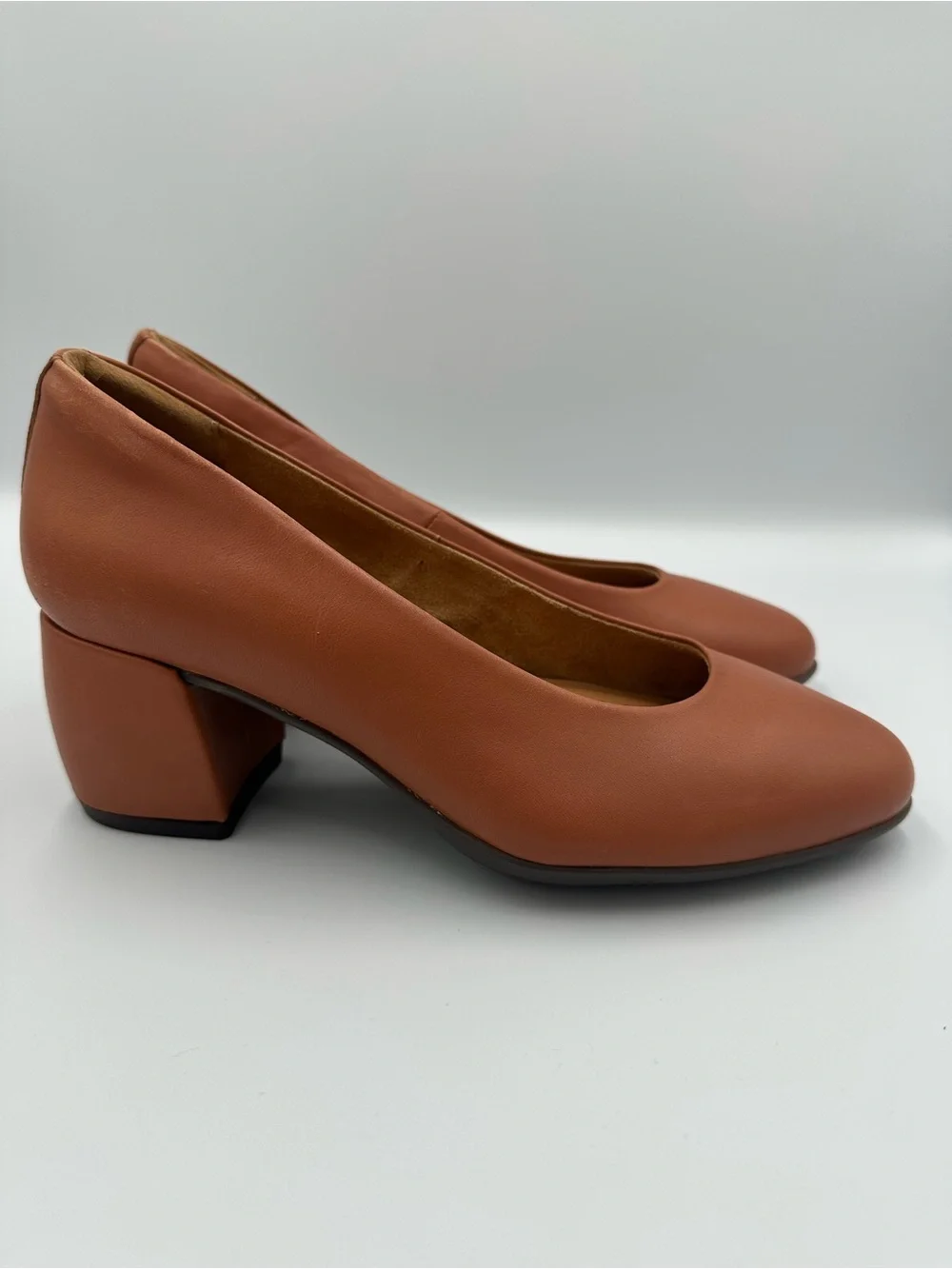Hush Puppies Bounce Brown Leather Block Heels Women’s Size 7/7.5?
